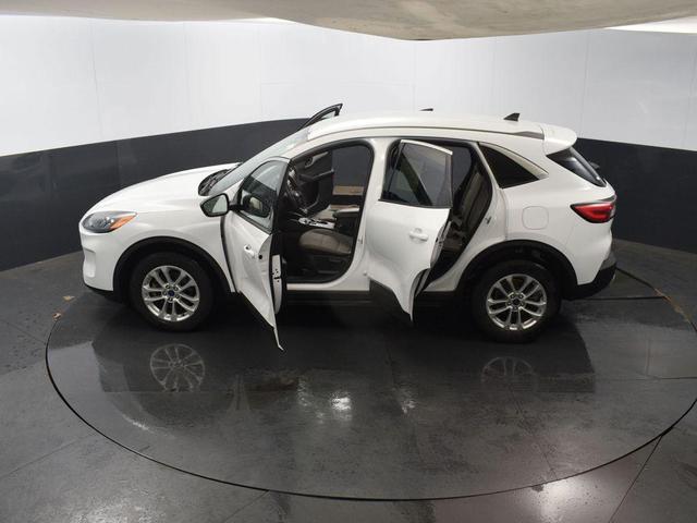 Photo of 2022 OXFORD WHITE Ford Escape