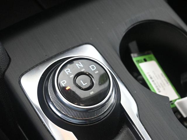 Photo of 2022 OXFORD WHITE Ford Escape