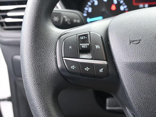 Photo of 2022 OXFORD WHITE Ford Escape