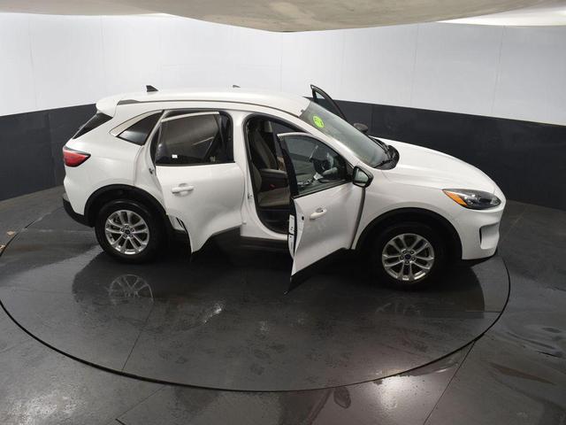 Photo of 2022 OXFORD WHITE Ford Escape