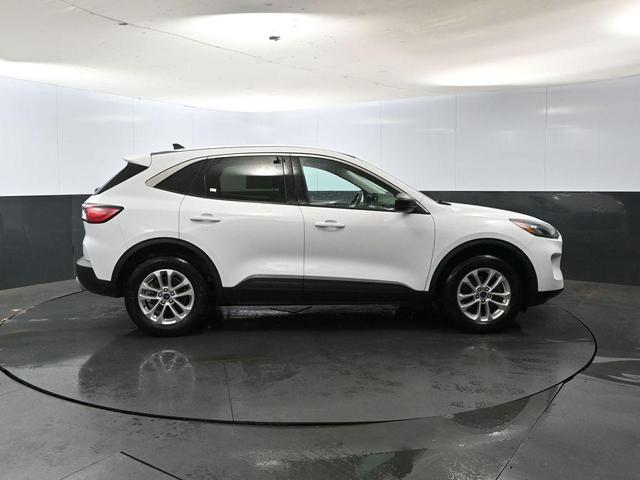 Photo of 2022 OXFORD WHITE Ford Escape