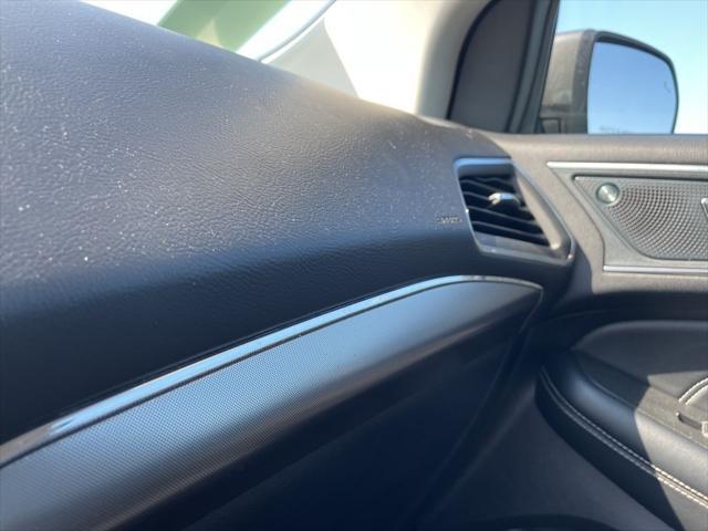 Photo of 2024 CARBONIZED GRAY Ford Edge