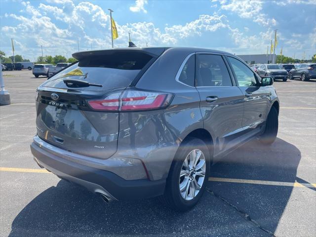 Photo of 2024 CARBONIZED GRAY Ford Edge