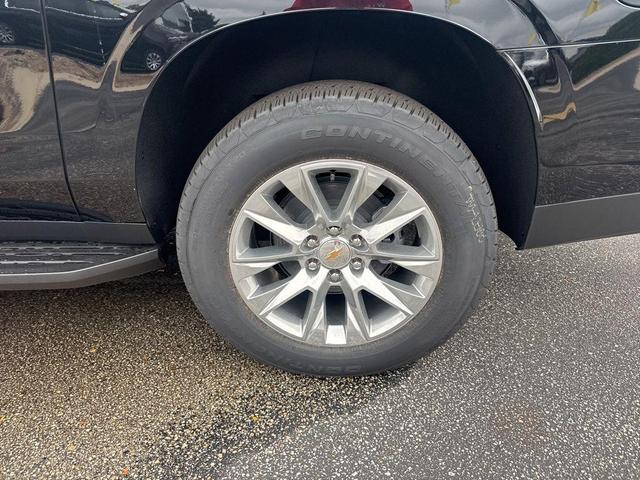 Photo of 2026 Black Chevrolet Suburban