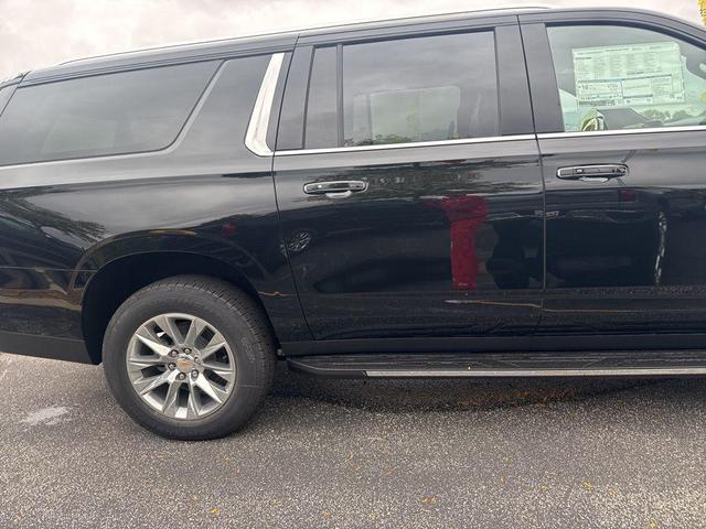 Photo of 2026 Black Chevrolet Suburban