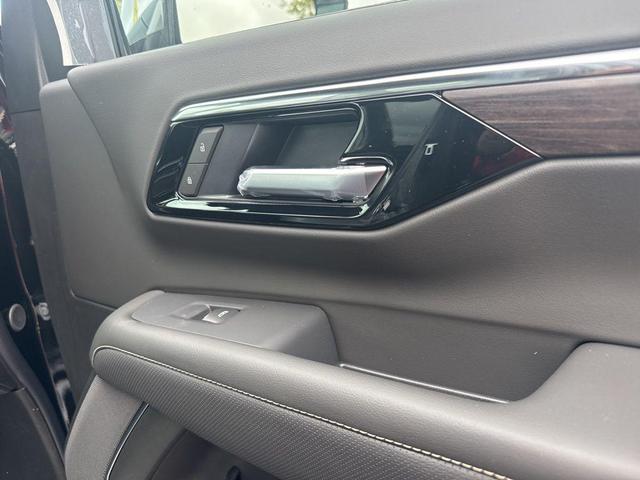 Photo of 2026 Black Chevrolet Suburban