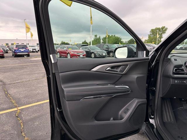 Photo of 2026 Mosaic Black Metallic Chevrolet Traverse