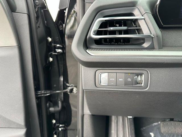 Photo of 2026 Mosaic Black Metallic Chevrolet Traverse