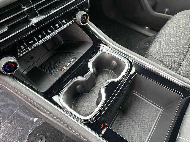 Photo of 2026 Mosaic Black Metallic Chevrolet Traverse
