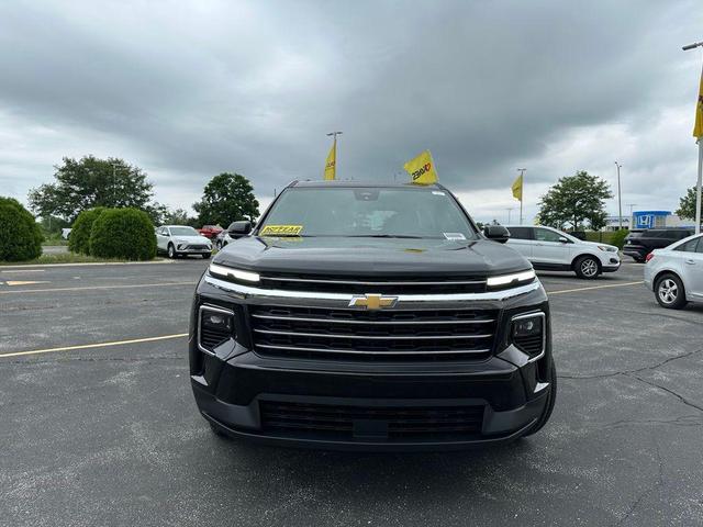 Photo of 2026 Mosaic Black Metallic Chevrolet Traverse