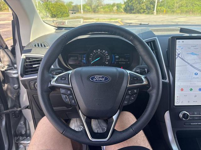 Photo of 2024 ICONIC SILVER Ford Edge