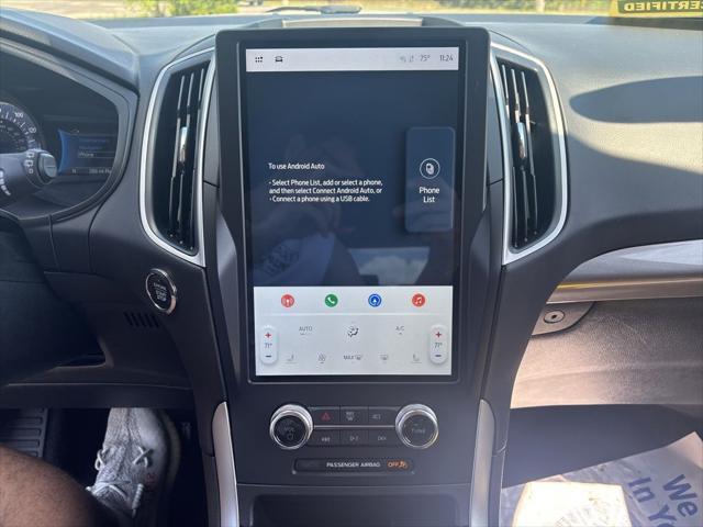 Photo of 2024 CARBONIZED GRAY Ford Edge