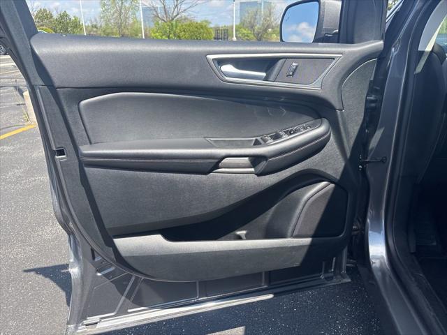 Photo of 2024 CARBONIZED GRAY Ford Edge