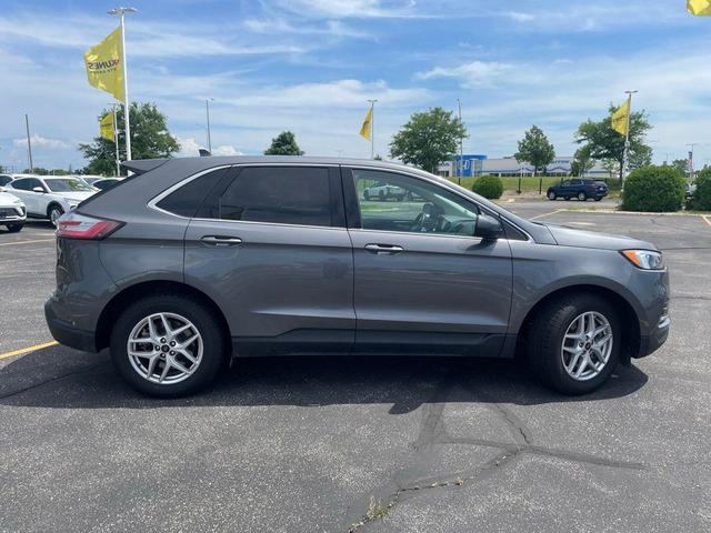 Photo of 2024 CARBONIZED GRAY Ford Edge