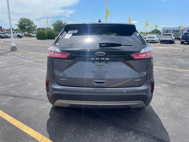 Photo of 2024 CARBONIZED GRAY Ford Edge