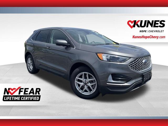 Photo of 2024 CARBONIZED GRAY Ford Edge