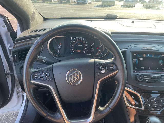 Photo of 2015 White Frost Tricoat Buick LaCrosse