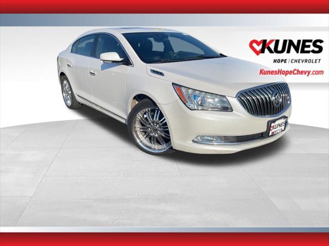 Photo of 2015 White Frost Tricoat Buick LaCrosse