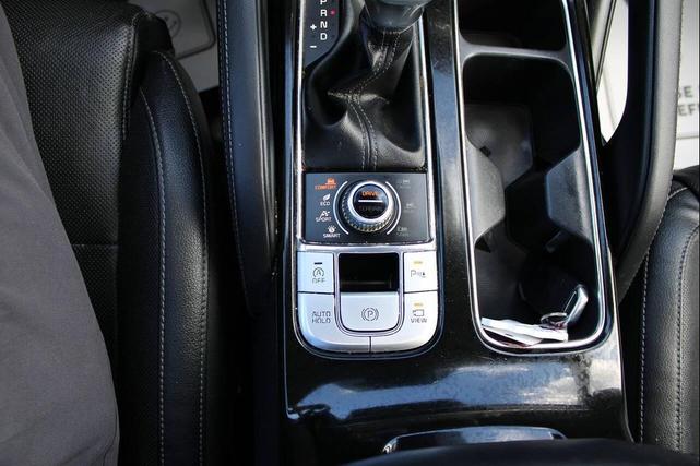 Photo of 2022 Gravity Grey Kia Telluride