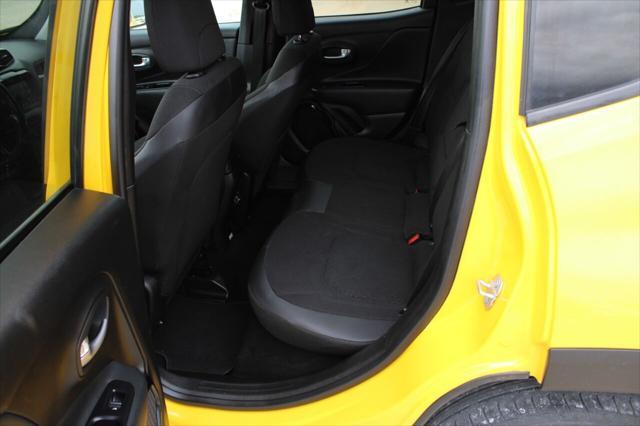 Photo of 2018 Solar Yellow Jeep Renegade