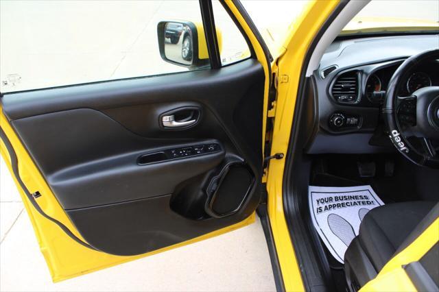 Photo of 2018 Solar Yellow Jeep Renegade