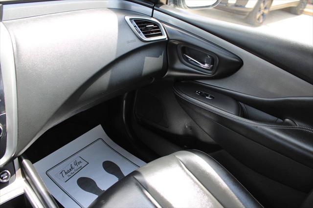 Photo of 2022 Pearl White Tricoat Nissan Murano