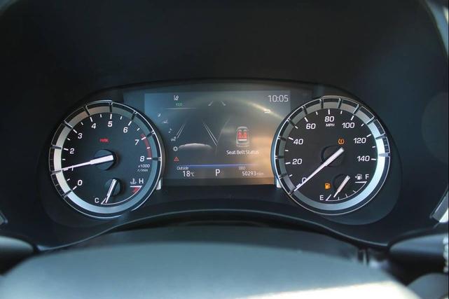 Photo of 2022 Midnight Black Metallic Toyota Highlander