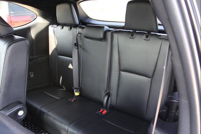 Photo of 2022 Midnight Black Metallic Toyota Highlander