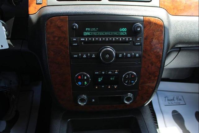 Photo of 2007 Gold Mist Metallic Chevrolet Suburban