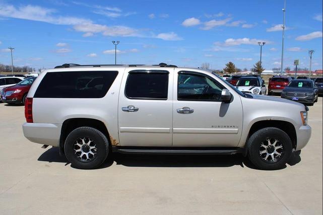 Photo of 2007 Gold Mist Metallic Chevrolet Suburban