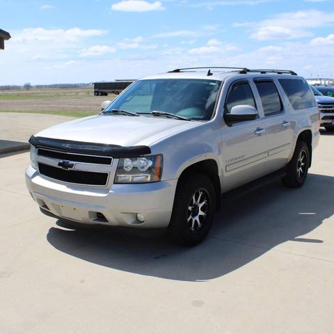 Photo of 2007 Gold Mist Metallic Chevrolet Suburban