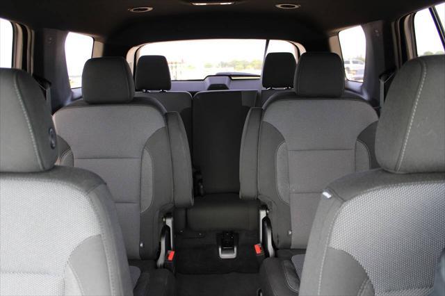 Photo of 2023 Summit White Chevrolet Traverse