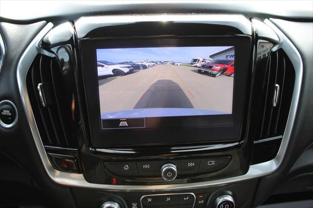 Photo of 2023 Summit White Chevrolet Traverse