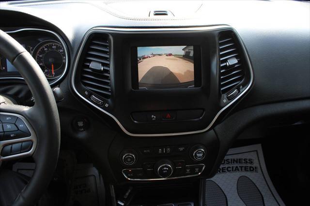 Photo of 2020 Slate Blue Pearlcoat Jeep Cherokee