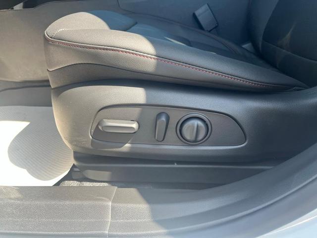 Photo of 2025 Summit White Chevrolet Trax