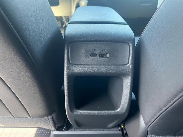 Photo of 2025 Summit White Chevrolet Trax