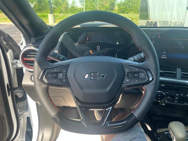 Photo of 2025 Summit White Chevrolet Trax