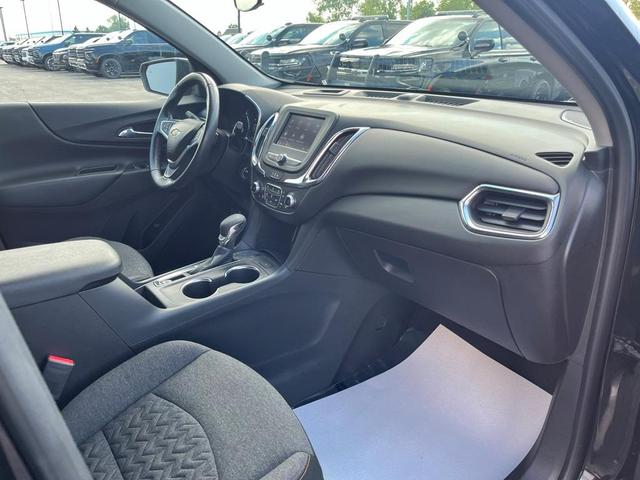 Photo of 2022 Mosaic Black Metallic Chevrolet Equinox