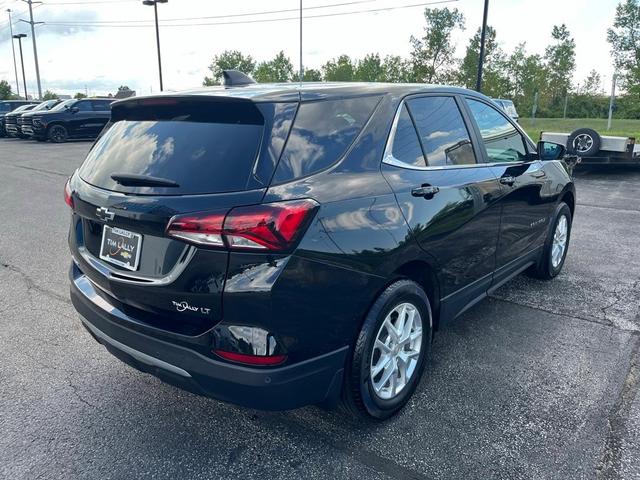 Photo of 2022 Mosaic Black Metallic Chevrolet Equinox