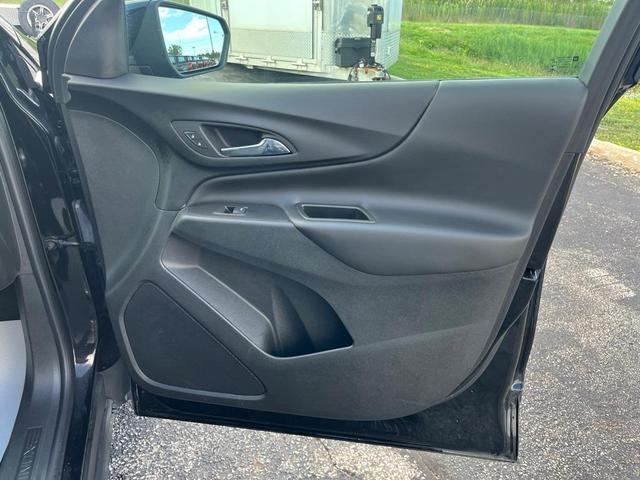Photo of 2022 Mosaic Black Metallic Chevrolet Equinox