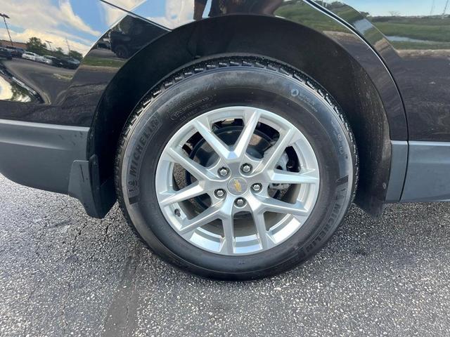 Photo of 2022 Mosaic Black Metallic Chevrolet Equinox