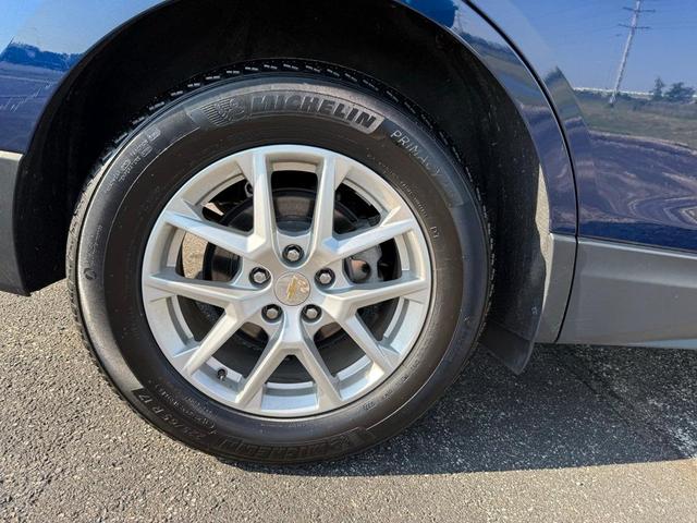 Photo of 2022 Blue Glow Metallic Chevrolet Equinox