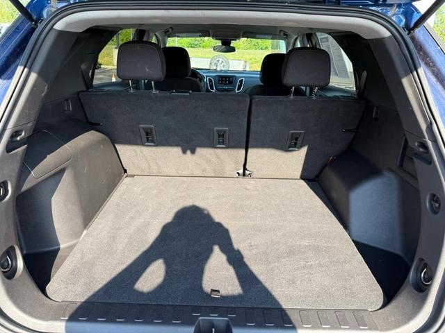 Photo of 2022 Blue Glow Metallic Chevrolet Equinox