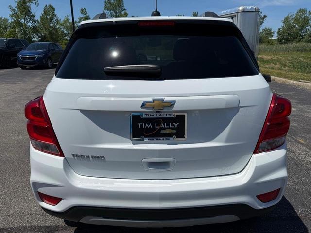 Photo of 2022 Summit White Chevrolet Trax
