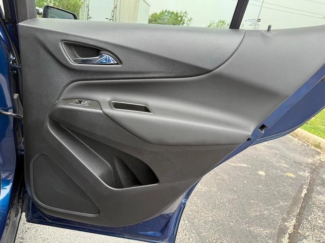 Photo of 2022 Blue Glow Metallic Chevrolet Equinox