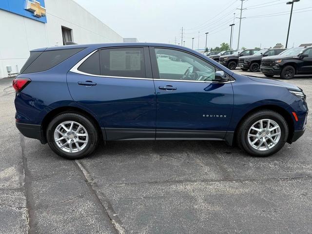 Photo of 2022 Blue Glow Metallic Chevrolet Equinox