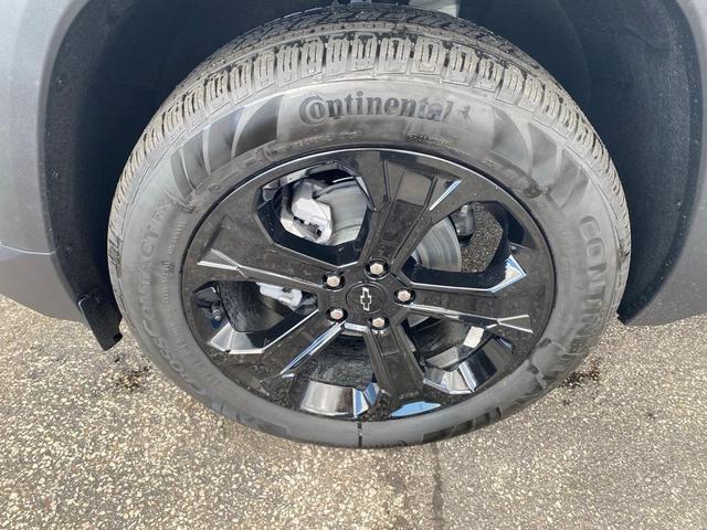 Photo of 2026 Summit White Chevrolet Equinox