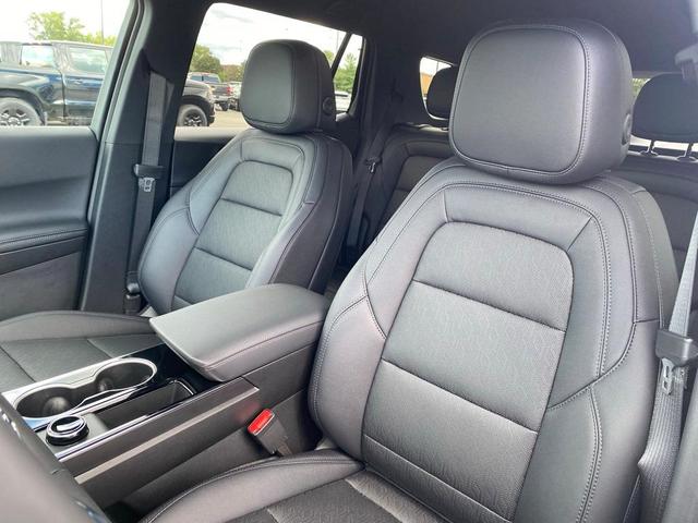Photo of 2026 Summit White Chevrolet Equinox