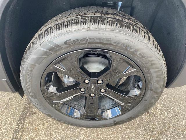 Photo of 2026 Summit White Chevrolet Equinox