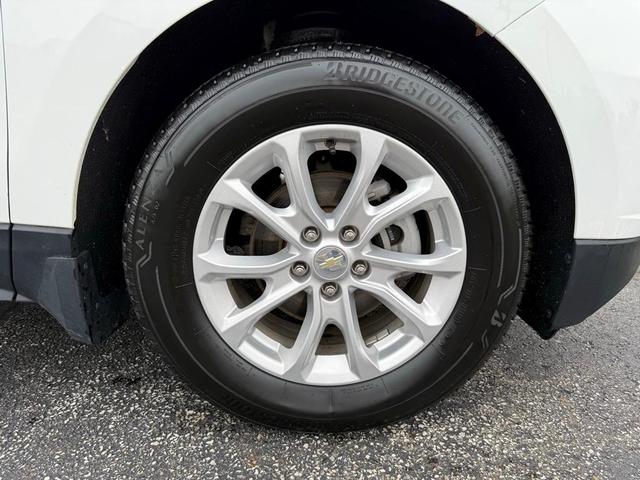 Photo of 2021 Summit White Chevrolet Equinox